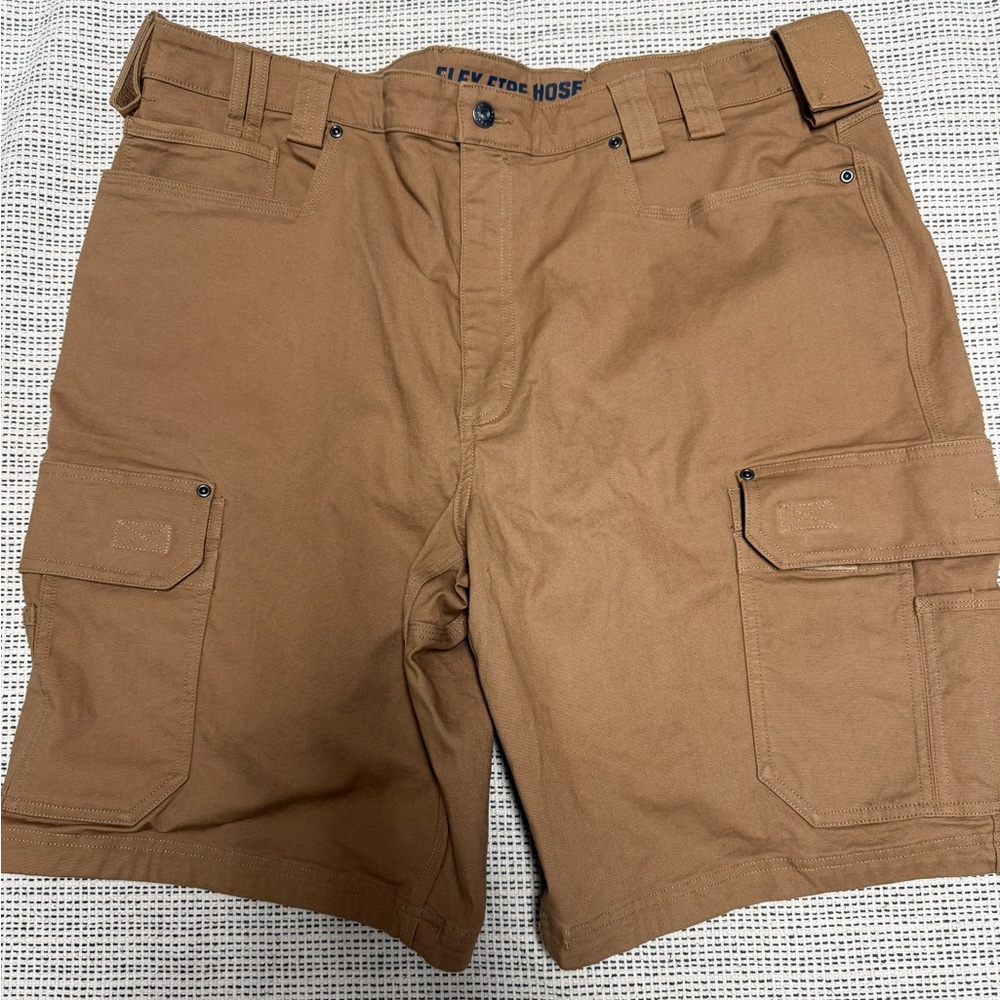 DULUTH Trading Co Men’s Flex Fire Hose Cargo Utility Shorts